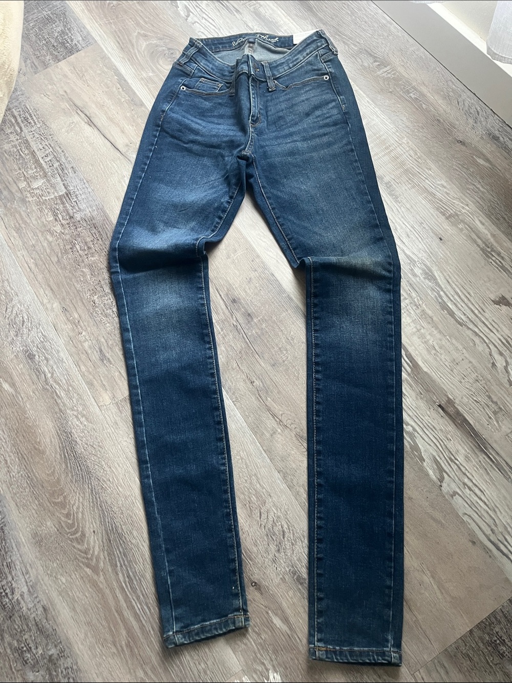 Universal Thread Women's Dark Blue Skinny Jeans size 0 LONG